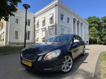 Volvo V60 1.6 T4 AUTOMAAT, 10.000 KM P/JR ! (bj 2011) beschikbaar voor biedingen