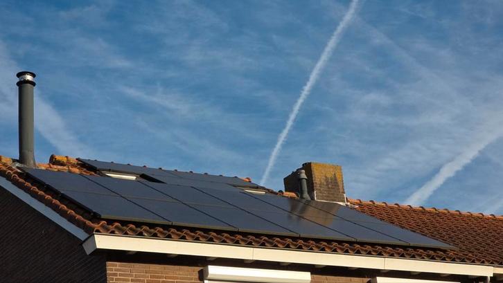 18 zonnepanelen met Solaredge omvormer, Doe-het-zelf en Verbouw, Zonnepanelen en Toebehoren, Gebruikt, Compleet systeem, 200 wattpiek of meer