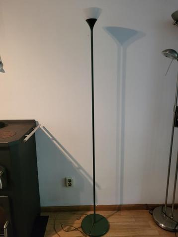 Staande lamp beschikbaar voor biedingen