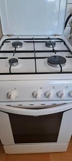 Gasfornuis "Indesit". Doe het heel goed., Witgoed en Apparatuur, Fornuizen, Ophalen of Verzenden, Zo goed als nieuw