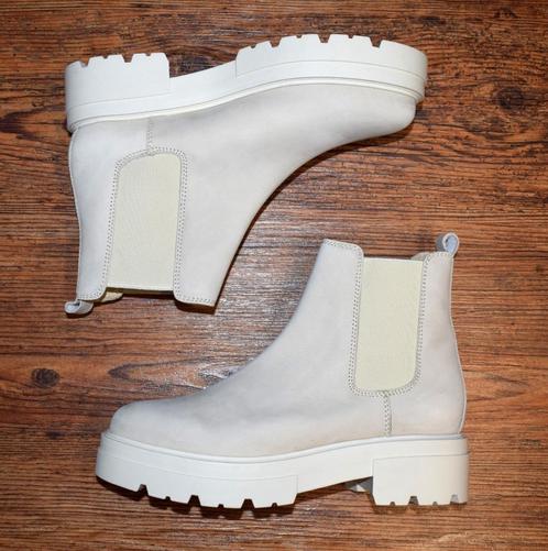 OMNIO - leren chelsea boots Shari Short beige - maat 40, Kleding | Dames, Schoenen, Nieuw, Lage of Enkellaarzen, Beige, Ophalen of Verzenden