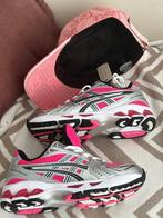 Gucci Cap and Asics Sneakers, Kleding | Dames, Nieuw, Ophalen of Verzenden, Sneakers of Gympen, Roze