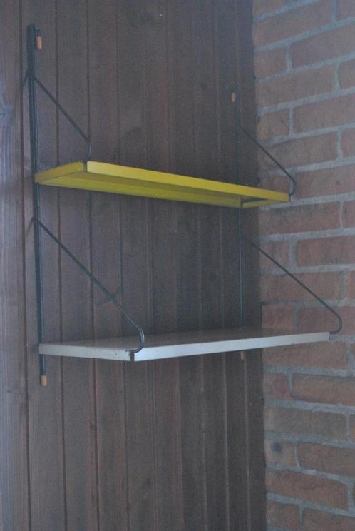 Boekenplankjes, vintage, metaal, Huis en Inrichting, Woonaccessoires | Wandplanken en Boekenplanken, Gebruikt, Ophalen of Verzenden