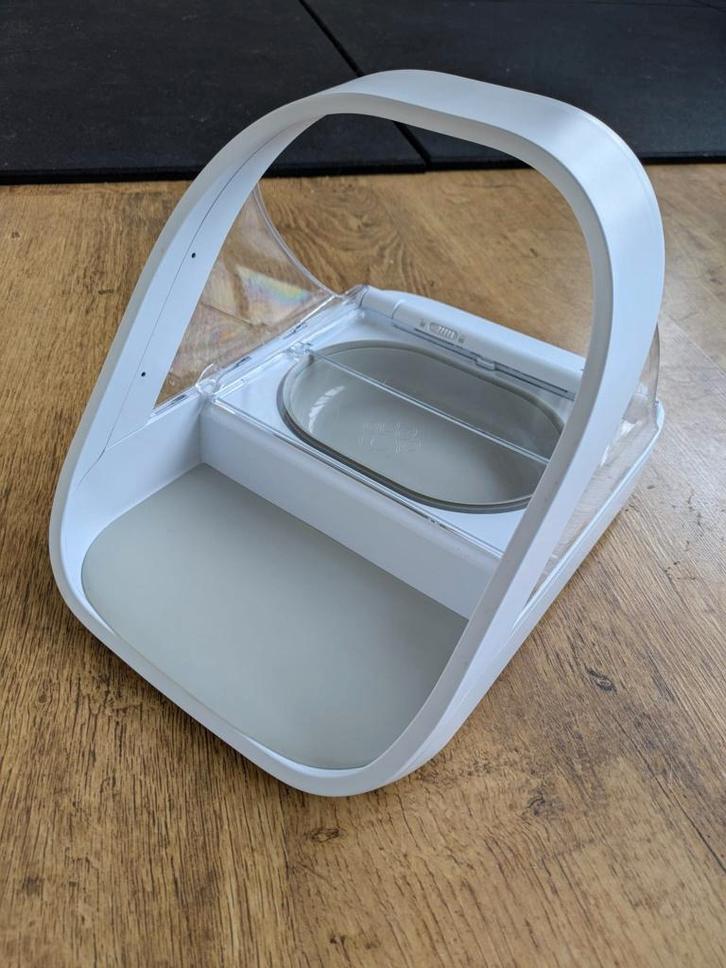 2xSurefeed Microchip Petfeeders, 100 euro per stuk, Dieren en Toebehoren, Kattenvoerbakken en Drinkbakken, Zo goed als nieuw, Ophalen of Verzenden