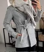 Nieuw kort jasje grijs XL van Sweet Jewellery €39,99, Ophalen of Verzenden, Nieuw, Maat 42/44 (L), Grijs