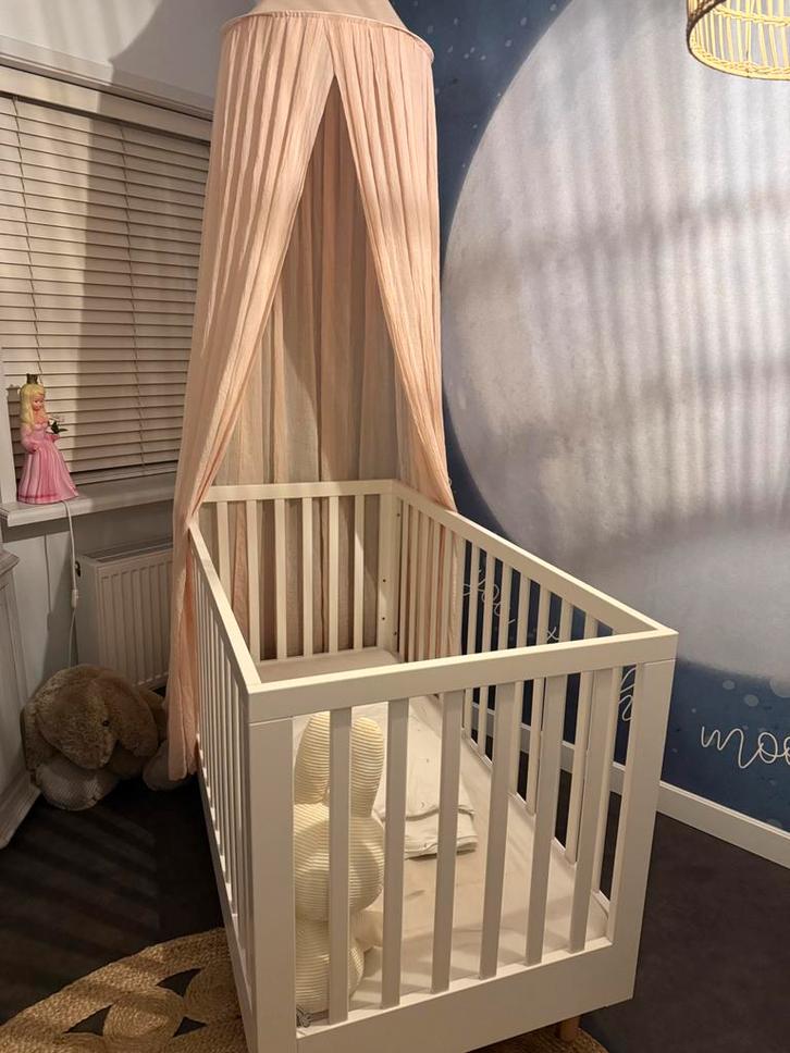 Petite amelie commode en bedje, Kinderen en Baby's, Kinderkamer | Complete kinderkamers, Jongetje of Meisje, Ophalen