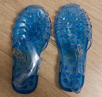 Blauwe waterschoenen maat 33 (klein prijsje) beschikbaar voor biedingen