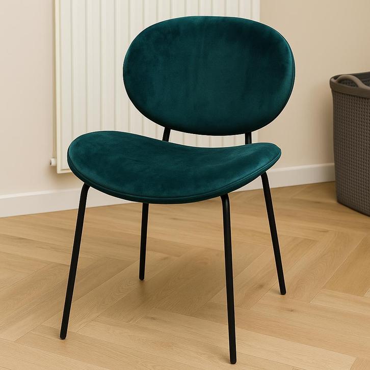 Twee stijlvolle donkergroene fluwelen stoelen (goede staat!), Huis en Inrichting, Stoelen, Zo goed als nieuw, Twee, Stof, Overige kleuren