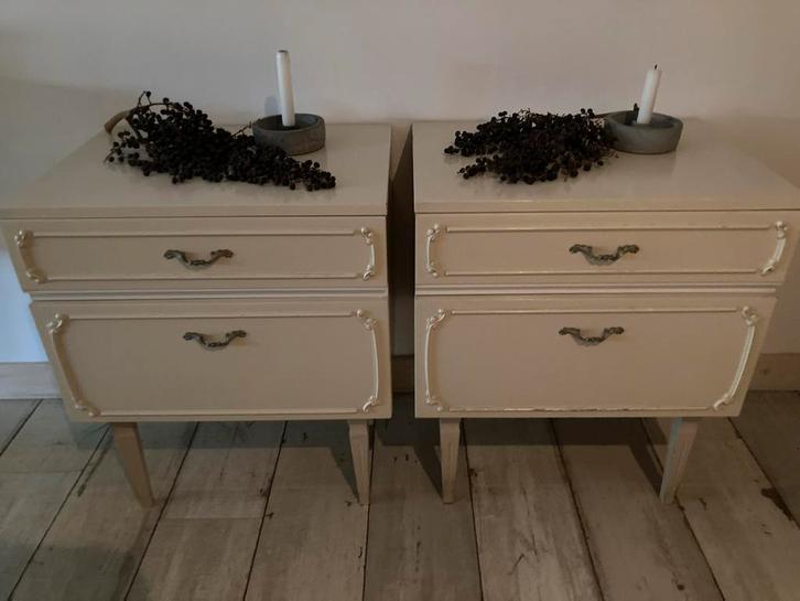 2 Brocante Nachtkastjes met Lade en Klep, Huis en Inrichting, Slaapkamer | Nachtkastjes, Gebruikt, 55 tot 70 cm, 45 tot 65 cm