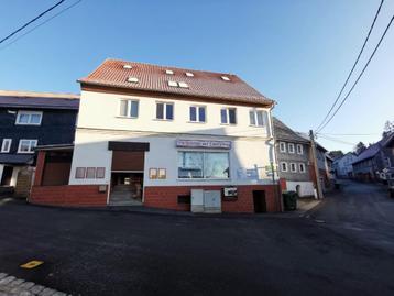 Wonen / werken in een groot woon. en bedrijfsgebouw beschikbaar voor biedingen
