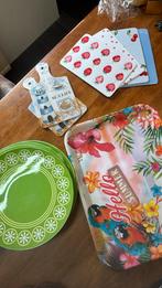 Plastic borden plankjes dienblad, Ophalen, Overige materialen, ?, Zo goed als nieuw