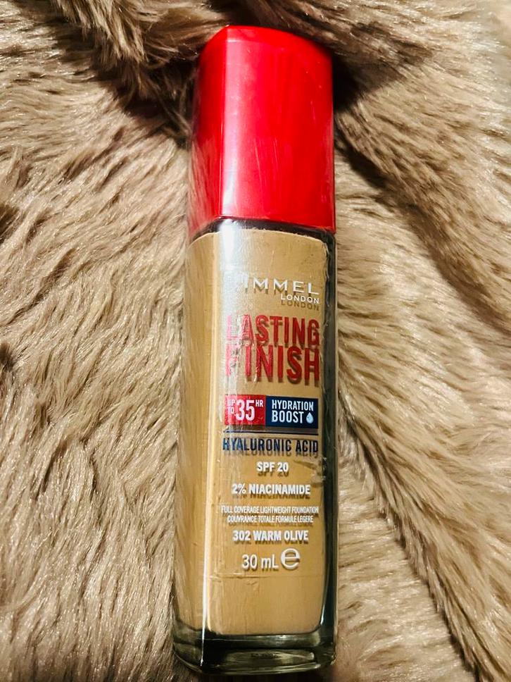 Rimmel Lasting Finish Foundation - Warm Olive, Sieraden, Tassen en Uiterlijk, Uiterlijk | Cosmetica en Make-up, Nieuw, Make-up
