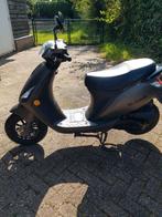 La souris 45km scooter, Ophalen, Benzine