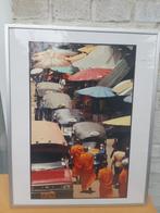 Taxi Bazar in Nepal; Poster in mooie lijst., Verzamelen, Posters, Gebruikt, A1 t/m A3, Rechthoekig Staand, Ophalen