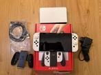 Nintendo Switch OLED – Compleet + 2 Spellen + Beschermglas, Ophalen, Zo goed als nieuw, Met 1 controller, Switch OLED