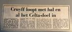 Voetbal krantenartikel FC Barcelona Cruijff met bal doel in, Ophalen of Verzenden, 1920 tot 1940, Knipsel(s)