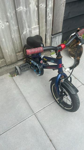 Jongens fietsje 2-3 jaar beschikbaar voor biedingen