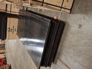 Nieuwe betonplex platen 18mm beschikbaar voor biedingen