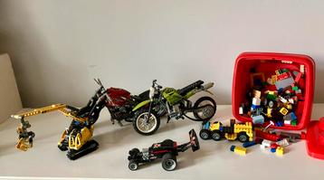 Lego 8291, 8051,  8047, 8164 en wat losse lego beschikbaar voor biedingen