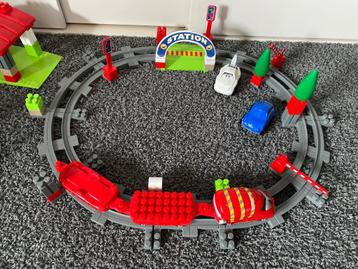 Speelgoed trein / auto, nep duplo beschikbaar voor biedingen