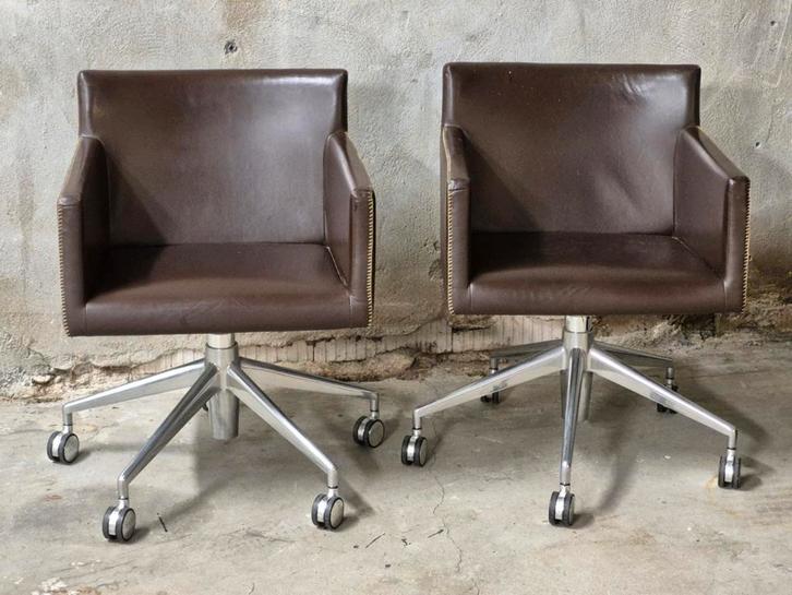 2 x arper masai stoelen bruin leer setprijs, Huis en Inrichting, Stoelen, Gebruikt, Twee, Leer, Metaal, Bruin, Ophalen