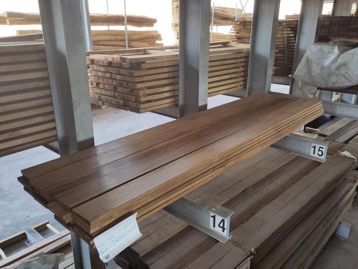 Thermisch verduurzaamd Fraké, geschaafd, 2550x20x135 mm., Tuin en Terras, Palen, Balken en Planken, Zo goed als nieuw, Planken