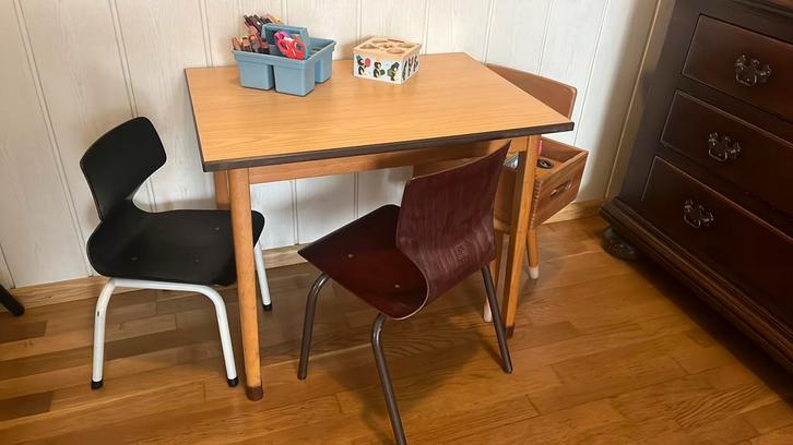 Vintage speelhoek, Kinderen en Baby's, Kinderkamer | Tafels en Stoelen, Gebruikt, Ophalen