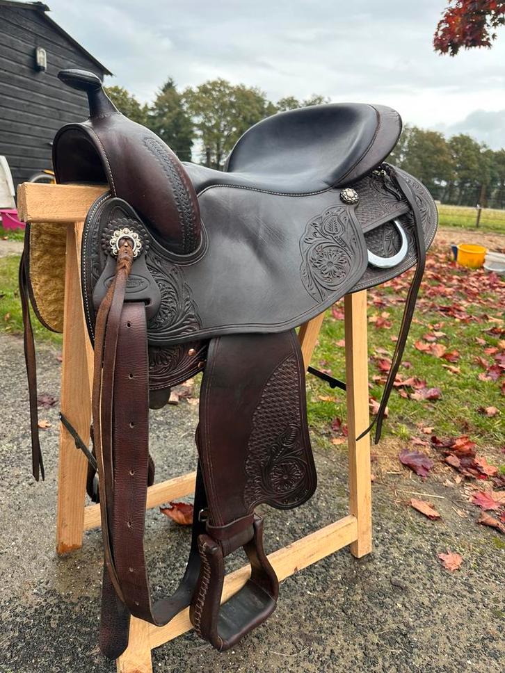 Freemax western 17 inch cow round boomloos zadel, Dieren en Toebehoren, Paarden en Pony's | Zadels, Zo goed als nieuw, Western