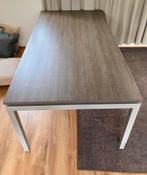 Donkerbruin bureau 1x2m op metalen onderstel, Huis en Inrichting, Bureaus, Ophalen, In hoogte verstelbaar, Gebruikt, Bureau