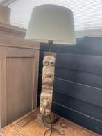 Twee houtgesneden met ijzer onderstuk lampen, Ophalen of Verzenden, Zo goed als nieuw, Minder dan 50 cm