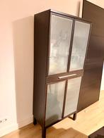 Buffetkast, Servies IKEA Bjursta donkerbruin -GRATIS AFHALEN, Huis en Inrichting, Ophalen, Gebruikt, Glas, 50 tot 100 cm