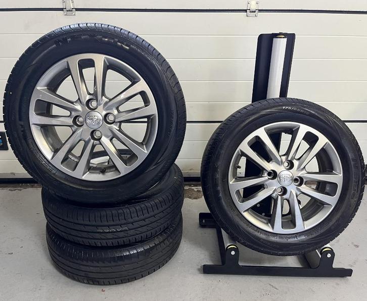 4x100 15 inch Toyota Yaris Antraciet TPMS 175/65 R15, Auto-onderdelen, Banden en Velgen, Banden en Velgen, Zomerbanden, 15 inch