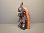 Afrikaans beeld met schors, Antiek en Kunst, Kunst | Beelden en Houtsnijwerken, Ophalen of Verzenden