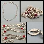 Zilver, 925 Nederlands zilveren armband,  rode steen, Sieraden, Tassen en Uiterlijk, Antieke sieraden, Ophalen of Verzenden, Zilver