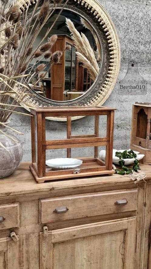 Unieke laboratorium vitrine met oud gebobbeld glas, Antiek en Kunst, Curiosa en Brocante, Ophalen of Verzenden