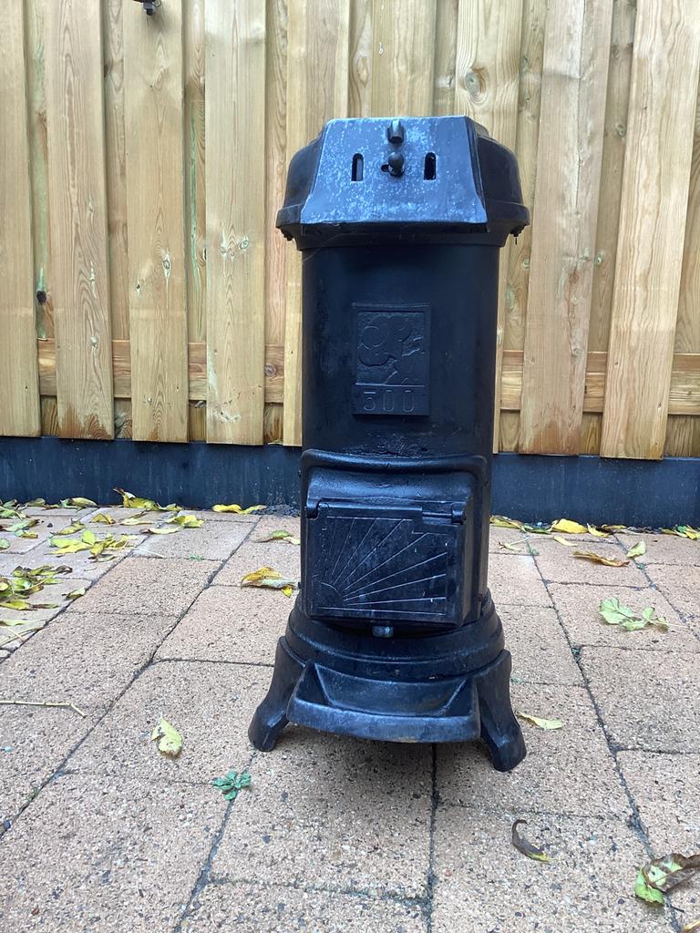 Mooie, Oude Authentieke POTKACHEL, Huis en Inrichting, Kachels, Potkachel, Gebruikt, Ophalen of Verzenden, Vrijstaand