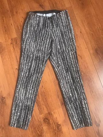 Mooie broek beschikbaar voor biedingen