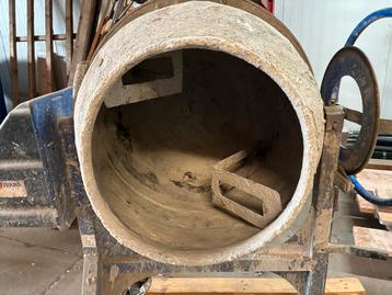 Betonmolen - Weinig gebruikt, als nieuw! beschikbaar voor biedingen