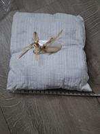 Nieuw handgemaakte trouwringenkussen schelp luxe stof c026, Ophalen of Verzenden, Nieuw, Wit, Accessoires