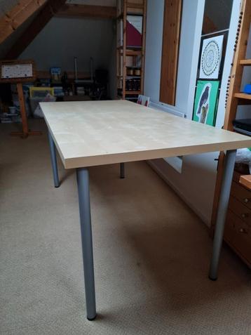 ikea tafel beschikbaar voor biedingen
