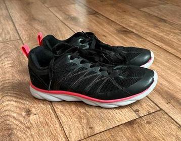 Sportschoenen, gymschoenen, sneakers, zwart, maat 35 beschikbaar voor biedingen