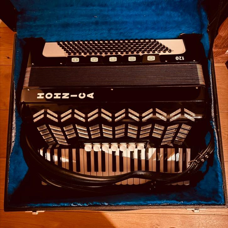 Hohnica 120 zwart, Muziek en Instrumenten, Accordeons, Gebruikt, 120-bas, Ophalen
