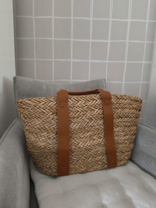 Nieuwe Strooien strandtas van H&M Home, Sieraden, Tassen en Uiterlijk, Tassen | Reistassen en Weekendtassen, Nieuw, 30 cm of meer