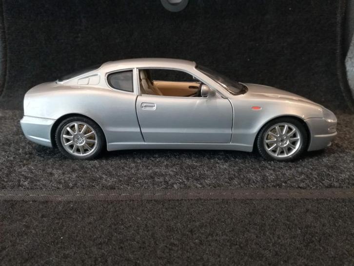 MASERATI 3200 GT 1998 - 1:18 - Bburago, Hobby en Vrije tijd, Modelauto's | 1:18, Zo goed als nieuw, Auto, Bburago, Verzenden