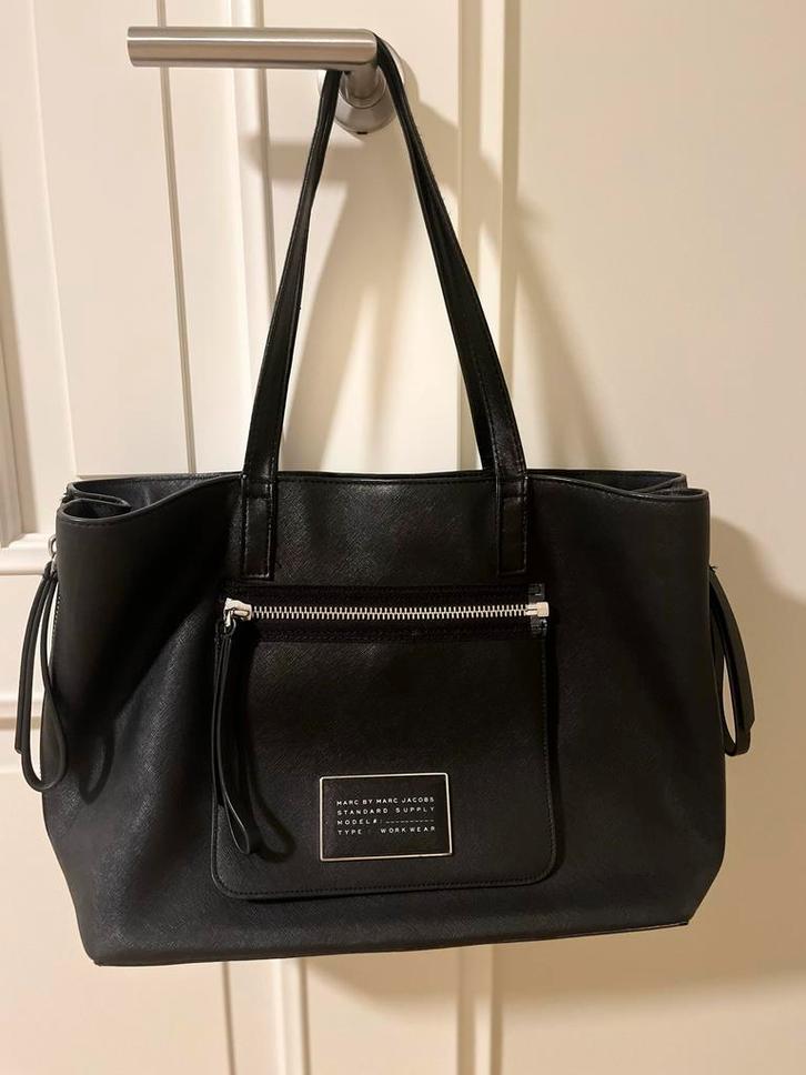 Zwarte Tas - Marc Jacobs, Sieraden, Tassen en Uiterlijk, Tassen | Damestassen, Zo goed als nieuw, Shopper, Zwart, Ophalen of Verzenden