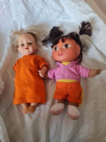 2 kleinere baby poppen  beschikbaar voor biedingen