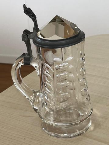 Antiek glazen bierpul beschikbaar voor biedingen