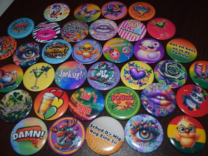 buttons div soorten en maten NIEUW 58mm 1,- pst, Hobby en Vrije tijd, Feestartikelen, Nieuw, Feestartikel, Overige, Ophalen of Verzenden