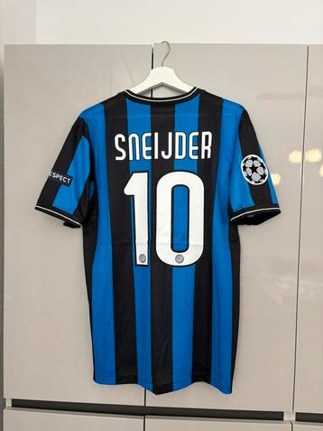 Diverse Retro Shirts beschikbaar voor biedingen