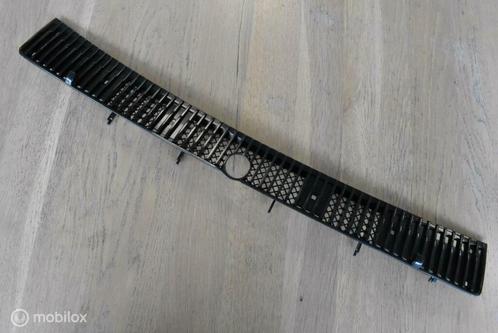 NOS Motorkapventilatierooster hoodscoop Nissan Sunny B11, Auto-onderdelen, Carrosserie en Plaatwerk, Nissan, Nieuw, Ophalen of Verzenden